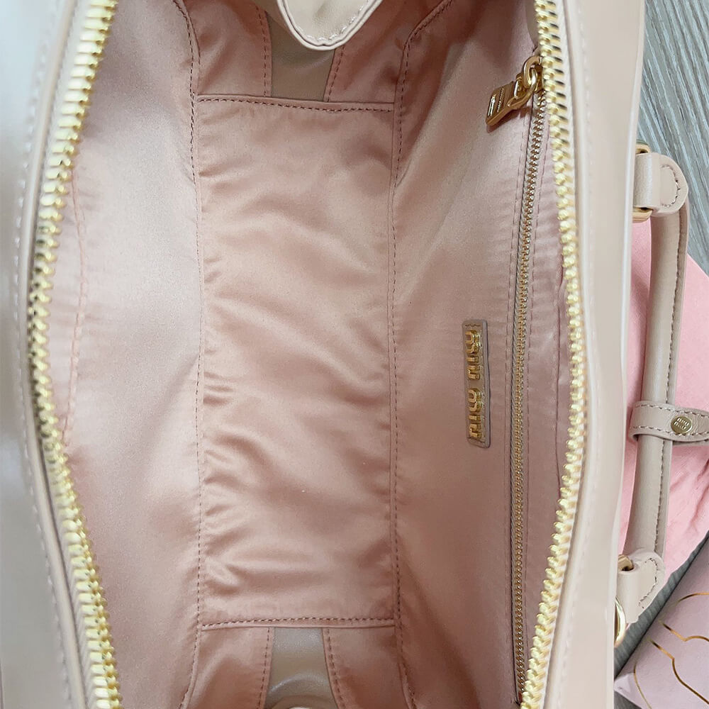 MIUMIU Large Arcadie matelasse nappa Bag(HIGH-END GRADE)