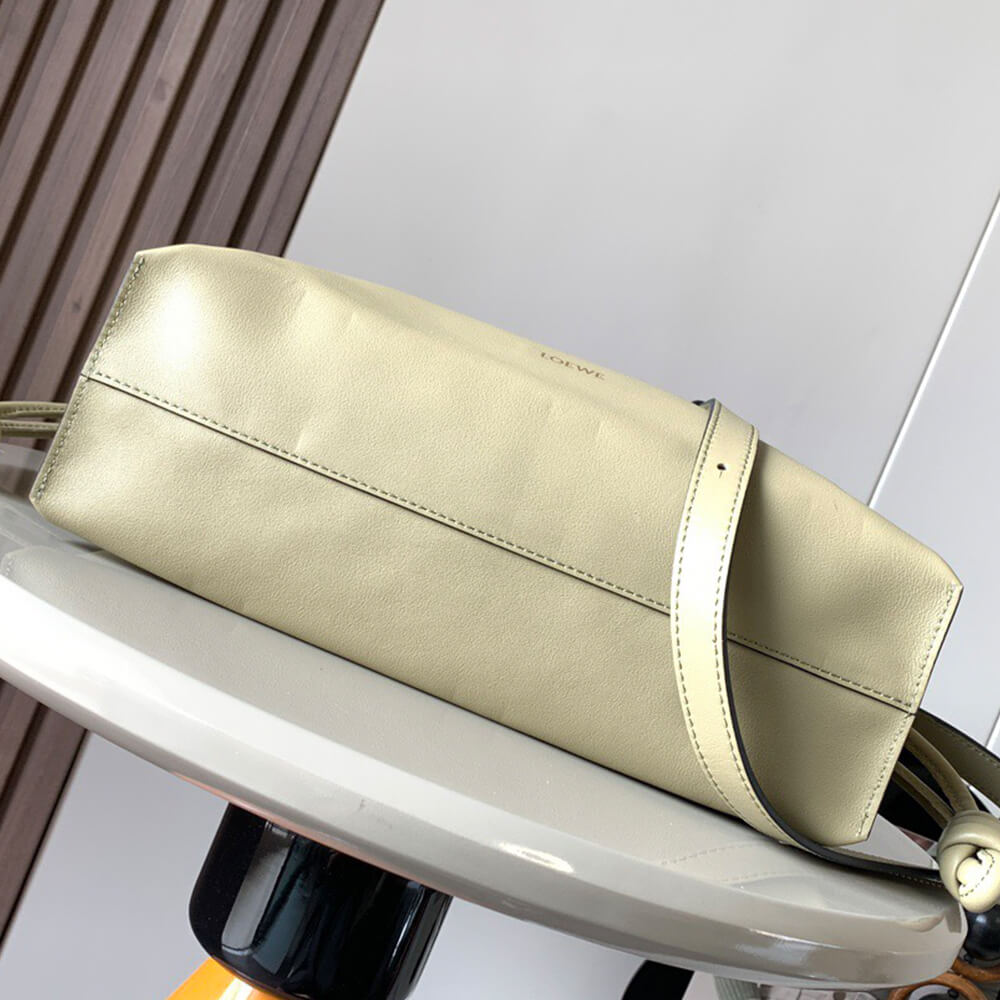 LOEWE Medium Flamenco clutch in nappa calfskin(HIGH-END GRADE)