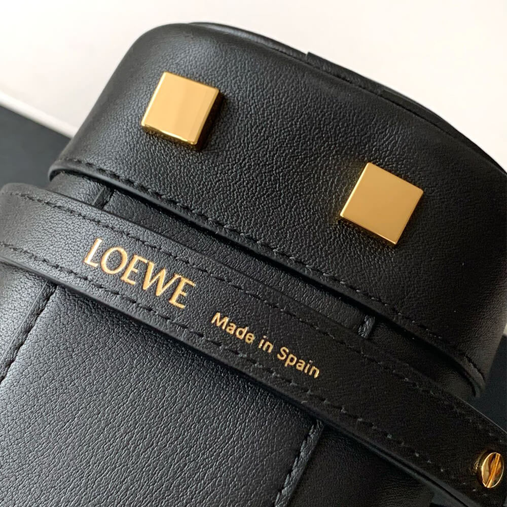 LOEWE Amazona 23 Cropped bag in nappa calfskin(HIGH-END GRADE)