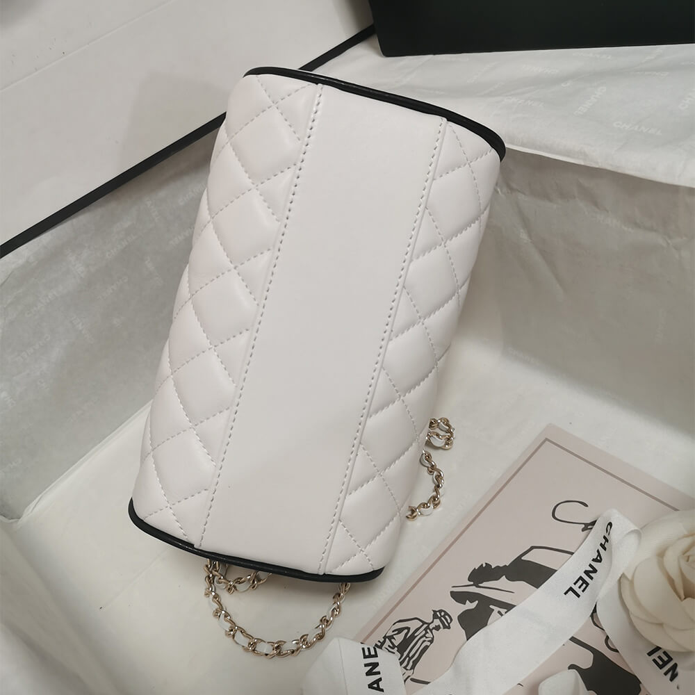 CHANEL Clutch with Chain(HIGH-END GRADE)