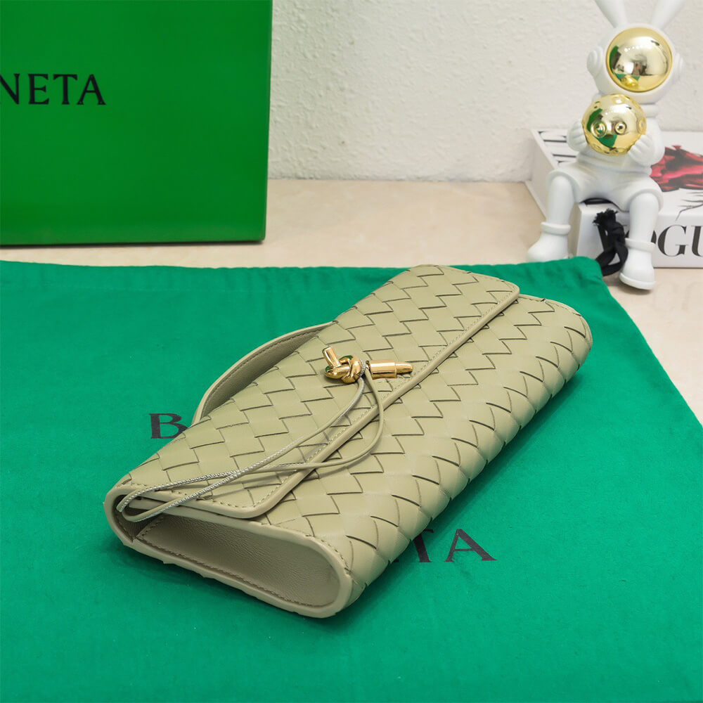 Bottega Veneta Andiamo Clutch(HIGH-END GRADE)