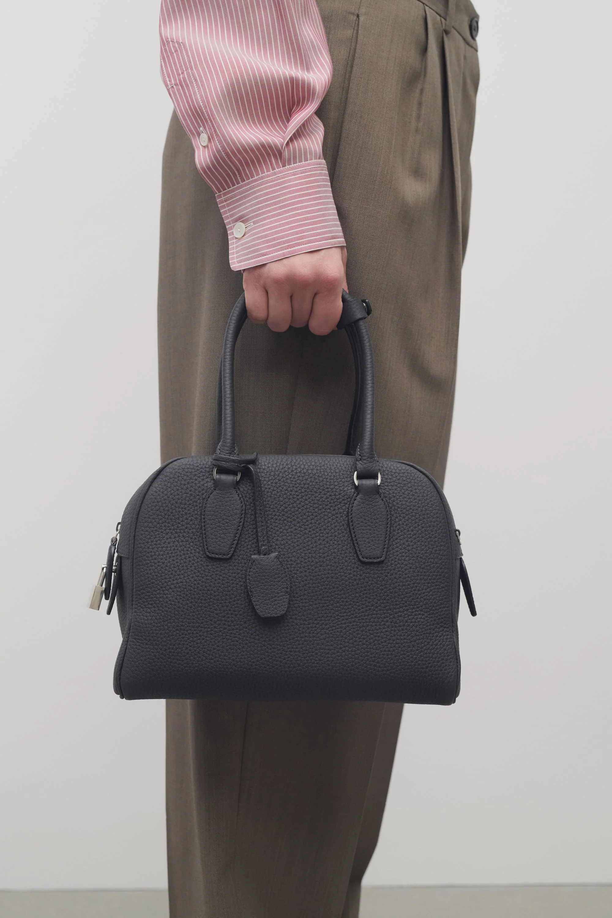 India 10.00 Bag in Leather